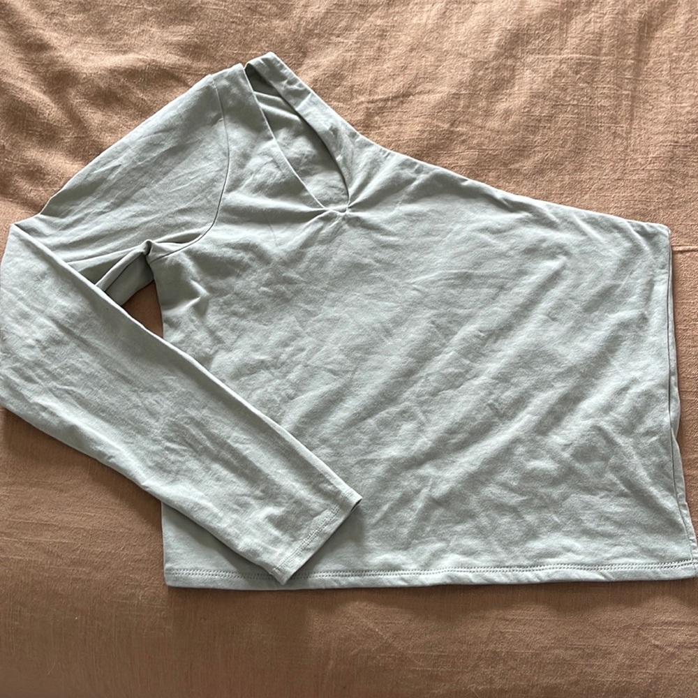 Abercrombie one sleeve top